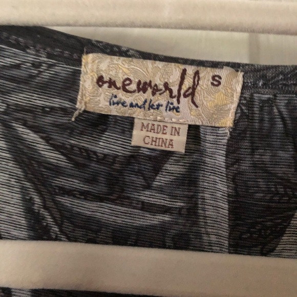 One world live and let live top! - Picture 2 of 3